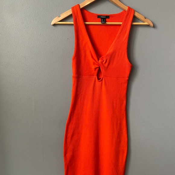 Solid Ribbed Midi Dress - Picture 3 of 5